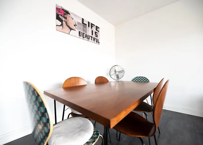 Cia - Pereire, Spacious Flat With Balcony פריז